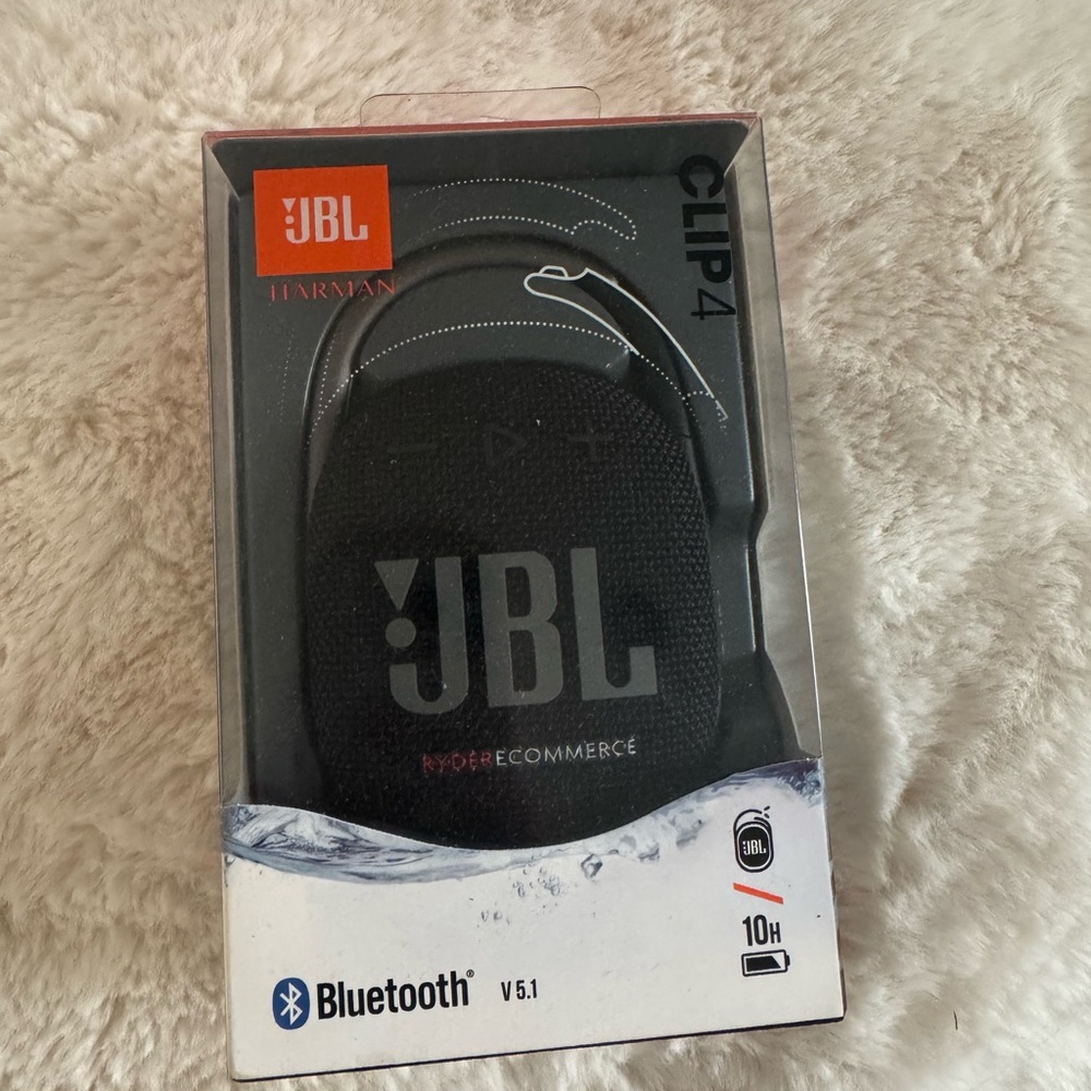 JBL Clip 4 Black Bluetooth Speaker